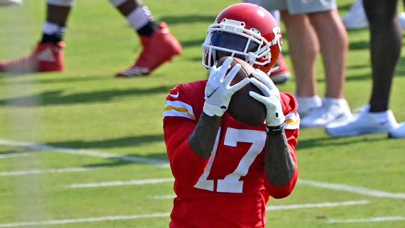 Chiefs Rookie Dumps 0nlyFans Star Girlfriend Right After Making the 53-Man Roster